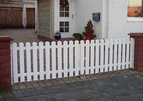 Gartentor aus Kunststoff gefertigt nach Ma�